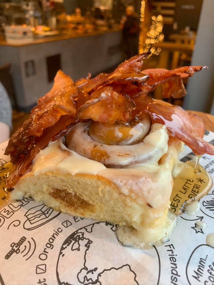 Who needs a warm handmade cinnamon bun with crispy bacon and maple syrup? From Ground Espresso #Erneside #Enniskillen