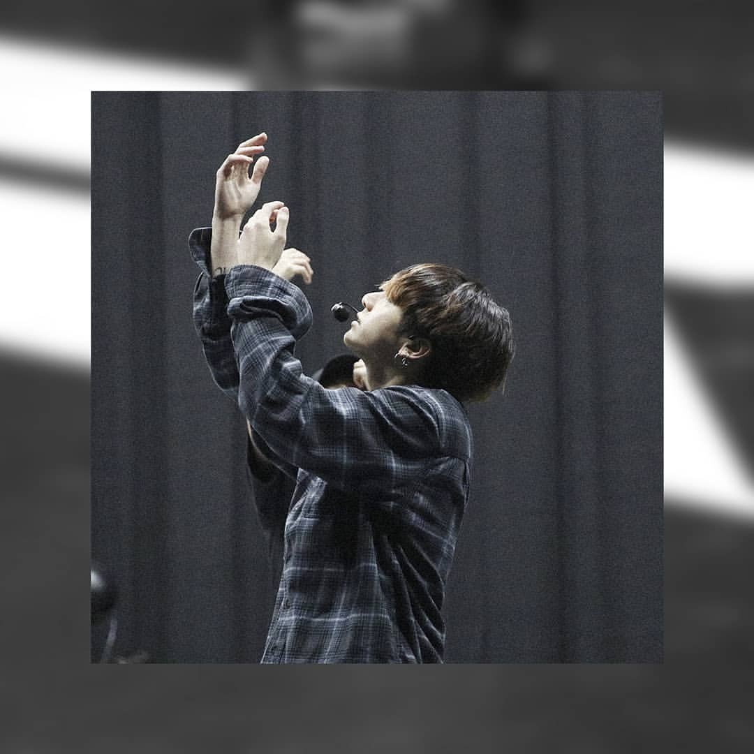 BTS_RUS's tweet photo. [OFFICIAL PHOTO] 200120 Из инстаграма bts.bighitofficial

#BTSRealTime #BlackSwan
#MAP_OF_THE_SOUL_7 🦢
@BTS_twt https://t.co/FwVOR45xhD