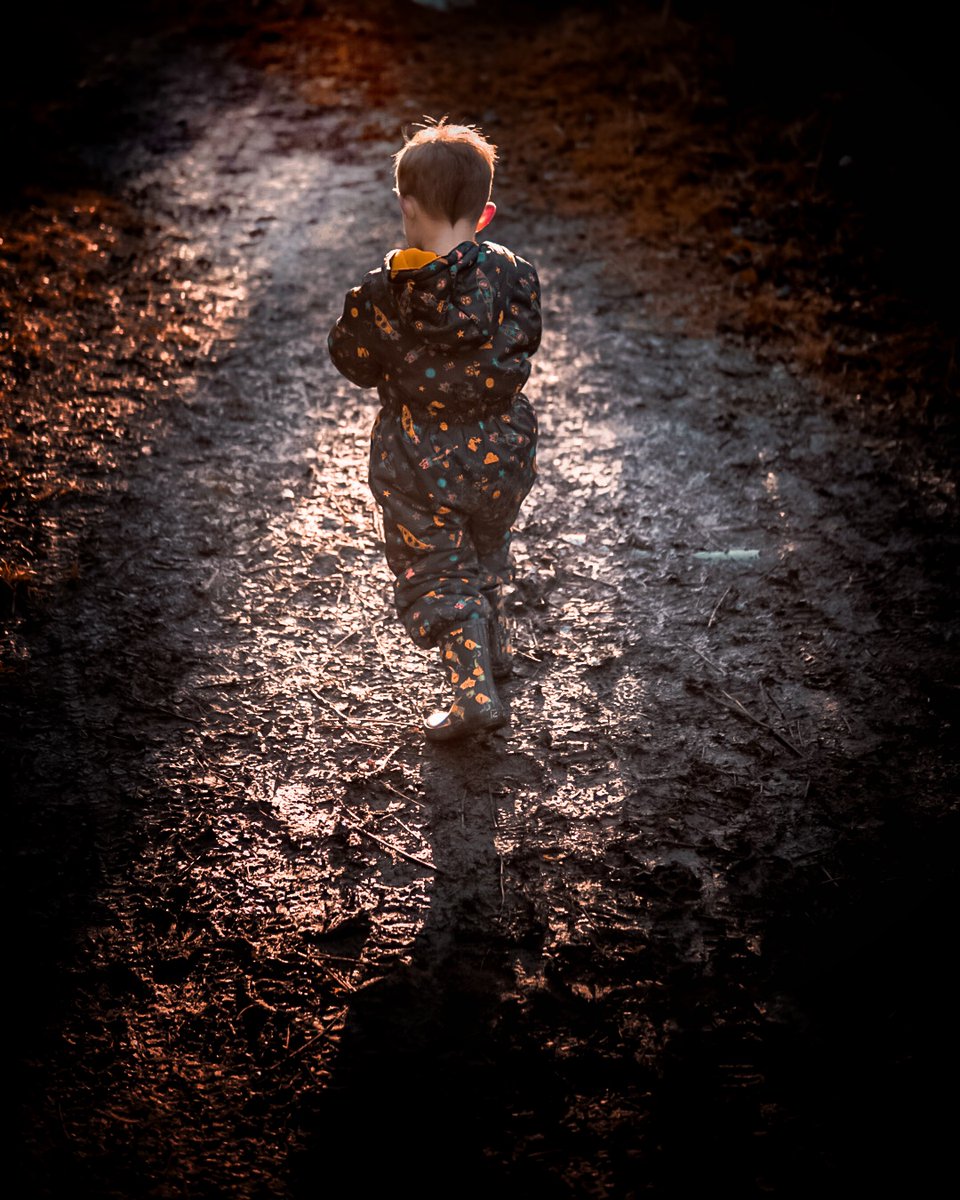 DadGrouchy's tweet photo. Sometimes children need to take the wrong path in order to lead them to the right one.
.
.
.

#child #childhood #children #makingmemories #son #daddysboy #positive #rightpath #guidance  #fun #walk #walkingthroughlife #dadlife #parentslove #parenting #instadad  #serious #relax https://t.co/LvjDF0Bj86