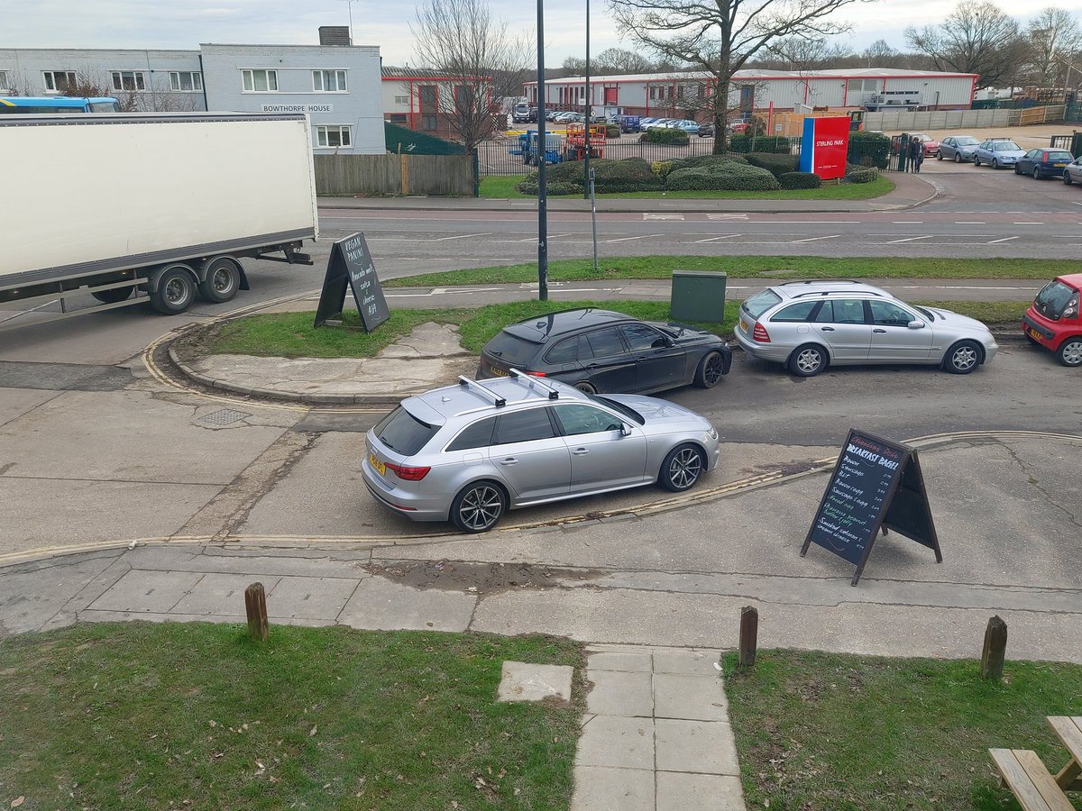 WorthingSi's tweet photo. To the #braindead moron who has just abandoned his #Audi to go and get a #subway I salute you on new levels of #selfish #fuckwittery! #manorroyal #audidrivers #parkingidiots #idiotparking https://t.co/9ZhSx9EZ7f
