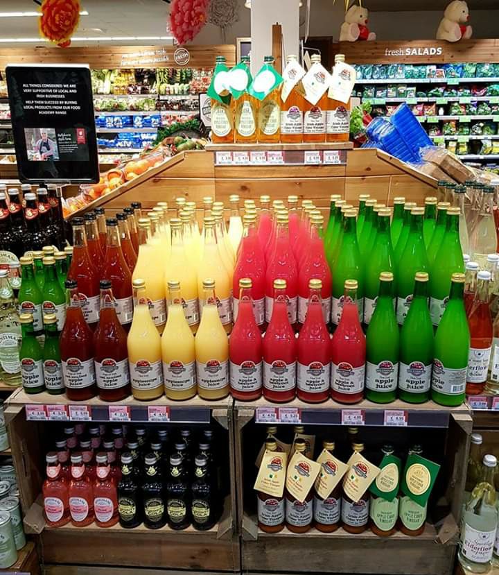 Loving this fantastic display of our full range of juices and raw apple cider vinegar's <a href="/DanosSupervalu/">Danos Supervalu</a> 🍎📸🍏 #foodacademy #supportlocal #BallyhouraBrand #IrishApples