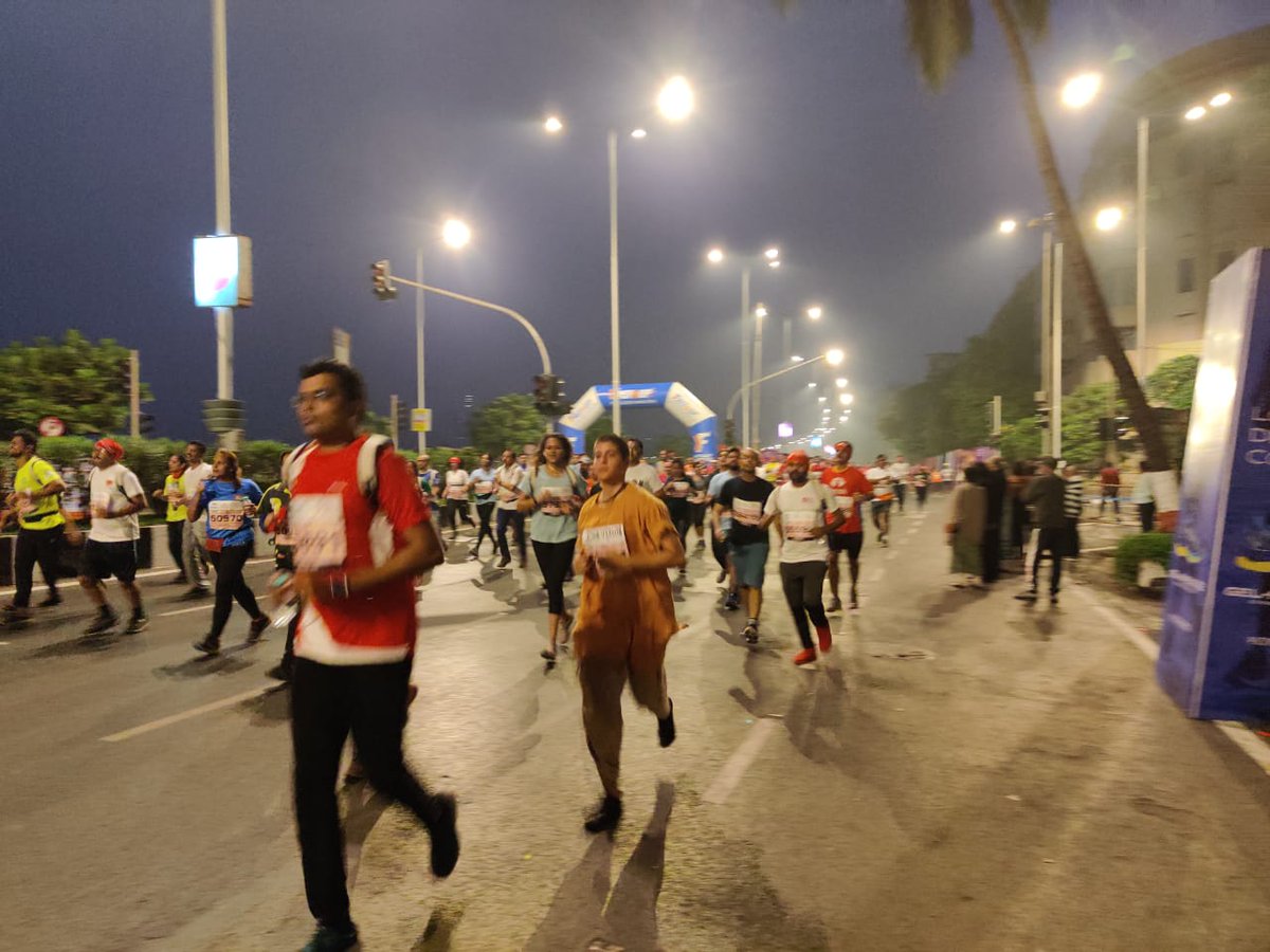 ishavidhya's tweet photo. Apart from the 160 corporate runners, were our very own Isha Vidhya Volunteers who were more than 150 in number accompanied by 90 donors and 6 Brahmacharis, who ran with the aim of creating awareness about Isha Vidhya.
#RunForIshaVidhya #MumbaiMarathon #India #RuralIndia https://t.co/83yRPLcY5K