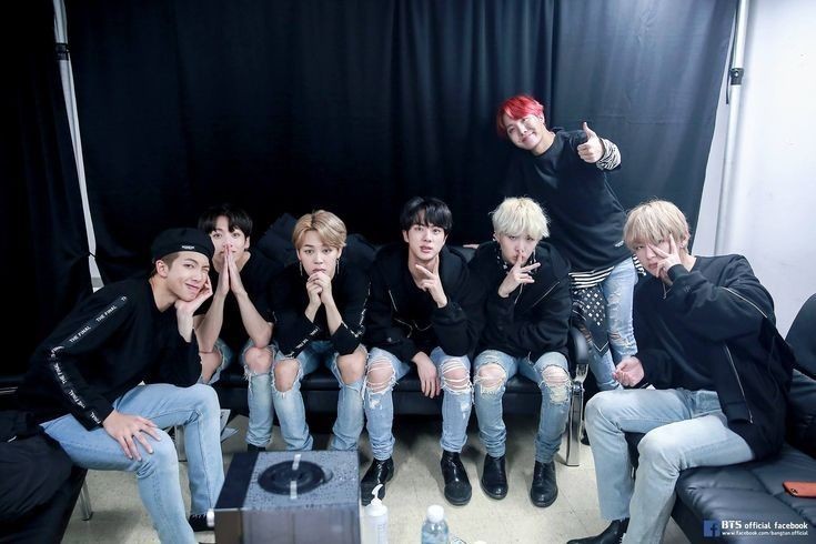 8 month แล้วนะพวกเวรกฺนานจริงจะถึงปีเลยมั้ยงานนี้แต่ก็สนุกดีได้คุยกับพวกมึงประสาทแดกบ้างแต่รวมๆก็แฮปปี้ดีก็อยู่ไปเรื่อยๆแบบนี้แหละมีปัญหาก็เล่ากันแม่งทุกเรื่องจริงๆก็นะขอบคุณหลายๆอย่างที่ทำให้เรามาเจอกันขอบคุณรีททุกคนที่ยังอยู่ด้วยกันและขอให้อยู่ไปเรื่อยๆนะครับ #แฟนครับป๊อดจัง