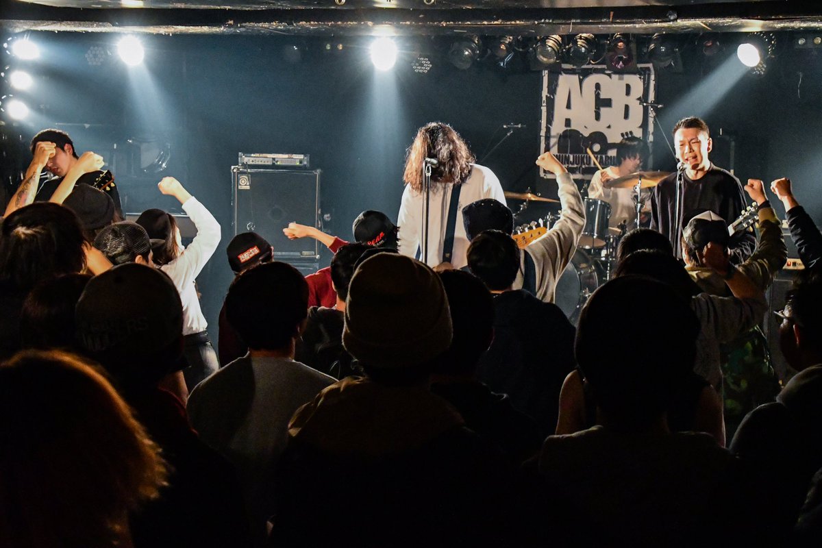 TYL_official's tweet photo. 【photo】
少し遅くなりましたが、先日新宿ACBで行われましたTORNADO presents.
『Get inside EP Release Tour Final』にて撮影して頂きました!
ありがとうございました。感謝!
#THROWYOURLIGHTS
photo by 白澤由依 https://t.co/FHJmmkGF0b