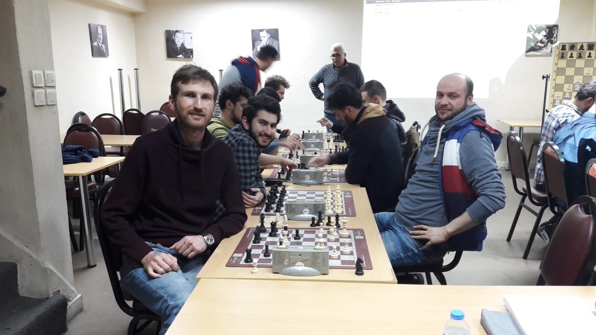 5Bucks_chess's tweet photo. 18 Ocak'ta Kadıköy Satranç Merkezinde 10+0 Rapid ve 5+0 Blitz turnuvalar düzenledik. Bütün katılımcılara teşekkür ederiz. Turnuvalarımızdan haberdar olmak isteyenler aşağıdaki adresten WhatsApp duyuru grubumuza üye olabilirler.
https://t.co/Z2GwouQLBr https://t.co/9phujAvZbt