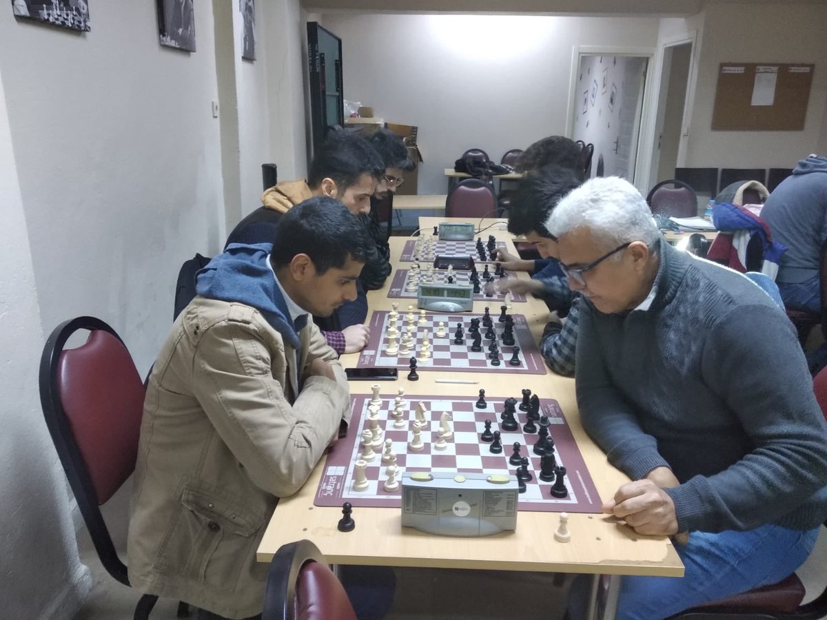 5Bucks_chess's tweet photo. 18 Ocak'ta Kadıköy Satranç Merkezinde 10+0 Rapid ve 5+0 Blitz turnuvalar düzenledik. Bütün katılımcılara teşekkür ederiz. Turnuvalarımızdan haberdar olmak isteyenler aşağıdaki adresten WhatsApp duyuru grubumuza üye olabilirler.
https://t.co/Z2GwouQLBr https://t.co/9phujAvZbt