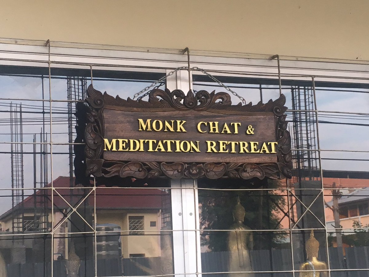Rainbow_wings7's tweet photo. Phra Sone Indasaro teaching us today on our #monkchat #meditationday
What a fantastic day on #mindfulness #meditation #walkingmeditation and #Buddhistteaching 💗🙏🏻 https://t.co/Kd6wbLB2L6