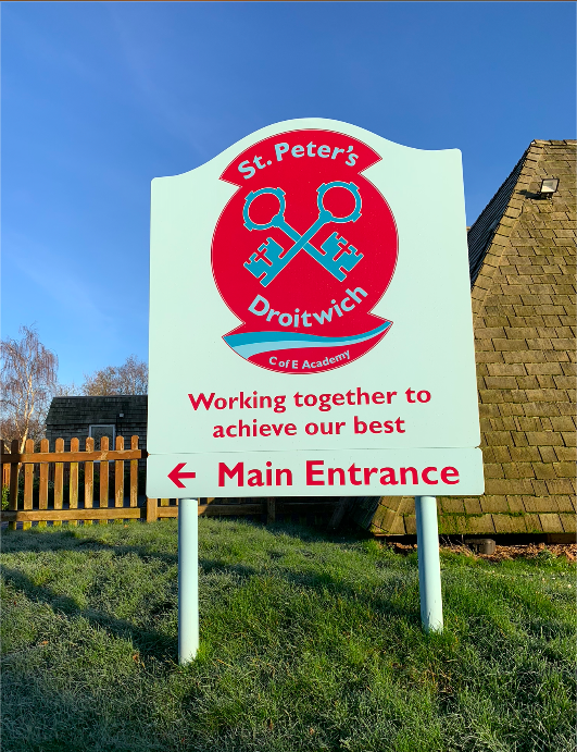 SSEA_Marc's tweet photo. Lovely morning with @stpfsdroitwich with @DSProJackE & @DSProJames. As we finally start our new school partnership enhancing activity in such an Active school. We look forward to working with you at @DirectSportsPro #DSProWorcs https://t.co/ZZxidpIb8r