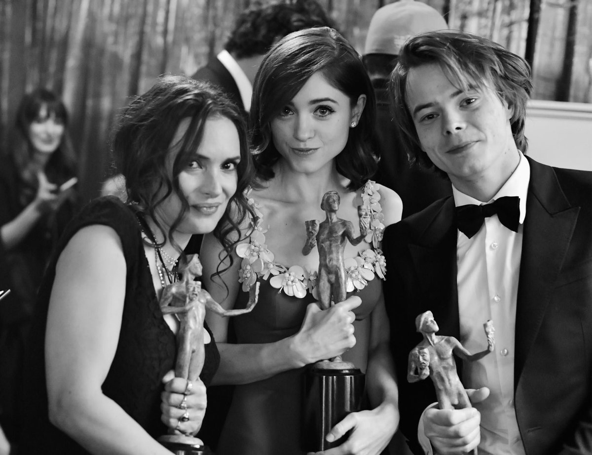 BESTOFWlNONA's tweet photo. 2017 // 2020
Winona Ryder with Charlie Heaton and Natalia Dyer at the #SAGAwards 💗 https://t.co/p3wOYSw217