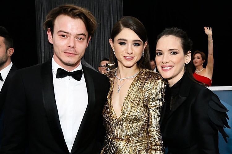 BESTOFWlNONA's tweet photo. 2017 // 2020
Winona Ryder with Charlie Heaton and Natalia Dyer at the #SAGAwards 💗 https://t.co/p3wOYSw217