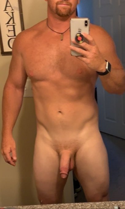 Want to see this beefy ginger get blown? Subscribe to my #OnlyFans. Link on profile. #ginger #muscle