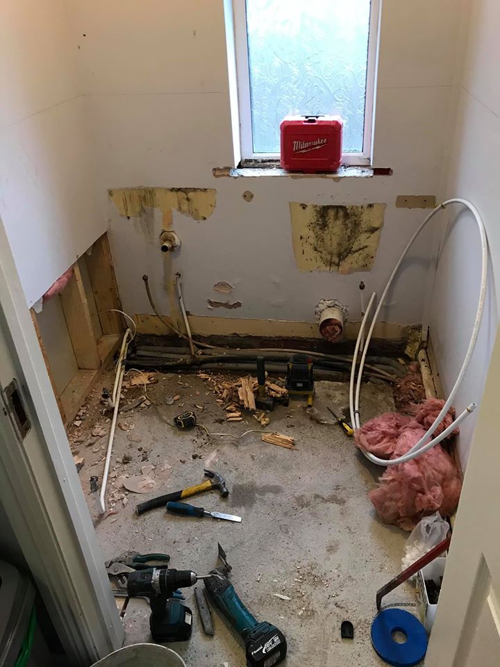 ThomasClareIRE's tweet photo. Before and after of our office bathroom renovations completed last week!

Thanks to Mark Gorman tiling services (086-8190478) for a great job 👍 

https://t.co/wVNWk6w1Is #renovations #office #SmallBusiness https://t.co/JagYvbVPSY