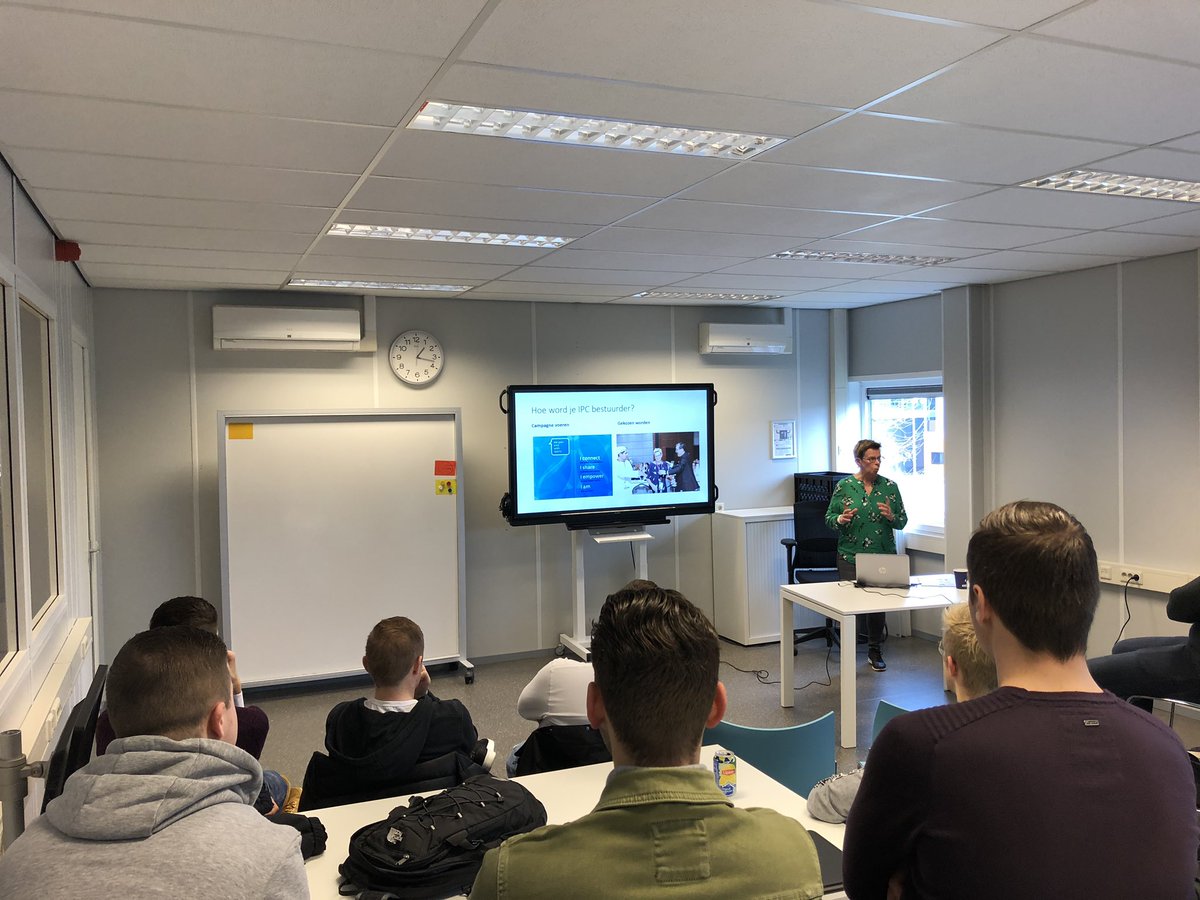 Inspirerend gastcollege van <a href="/rita_van_driel/">Rita van Driel</a> voor studenten keuzevak sportbeleid <a href="/SPECO/">SPECO</a> jaar 4. #gehandicaptensport #IPC