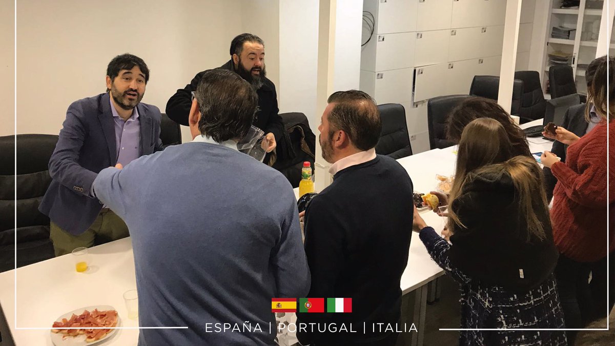 ¿Quién dijo #BlueMonday💙? ¡Al #BlueMonday nosotros nos lo comemos!  En #RemaxExpo🇪🇸 empezamos la semana disfrutando de un buen desayuno con dulces caseros. 😁😁
#AgenteExpo🦸‍♀️🦸‍♂️ #VamosAHacerLoImposible  #ExpogroupEspaña #inmobiliaria #goldenvisa #Remax  #RemaxExpogroup🇪🇸🇵🇹🇮🇹