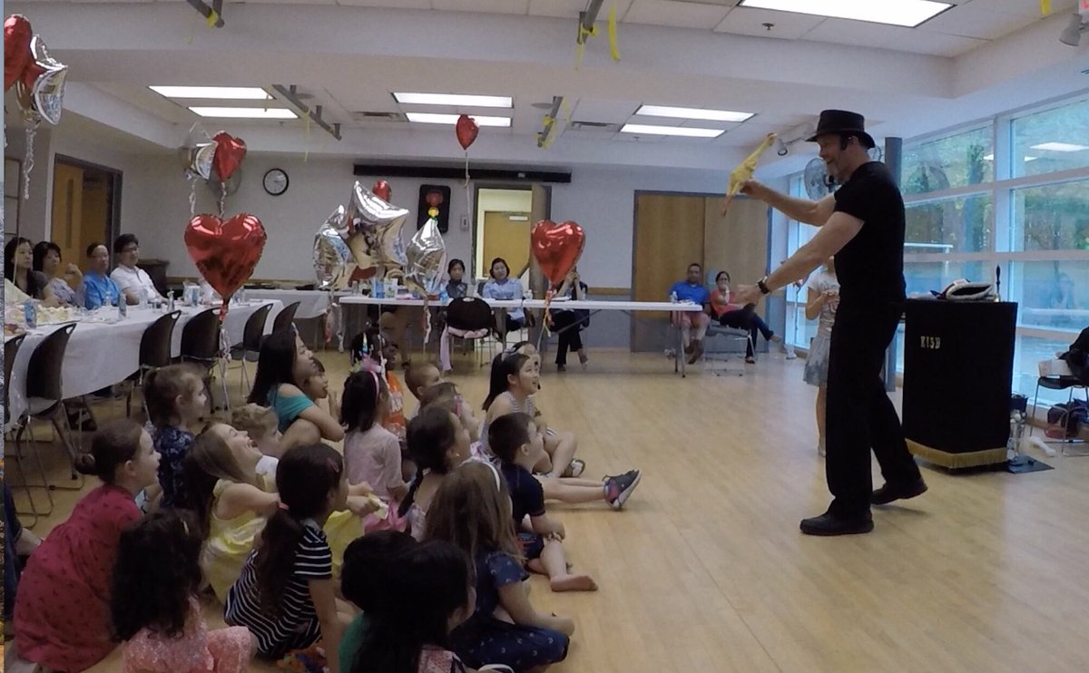 SteveKish5's tweet photo. You make the magic happen..  🐇 🎩

#stevekishmagic #magician #illusionist #showman #magicianslife #localmagician #artist #magicshow #magictricks #livemagicshow #BirthdayPartyFun #partyplanning #AshburnVA #Loudoun #fairfax #arlington #LeesburgVA #partyideas #WashingtonDC https://t.co/OrecqyYSvr