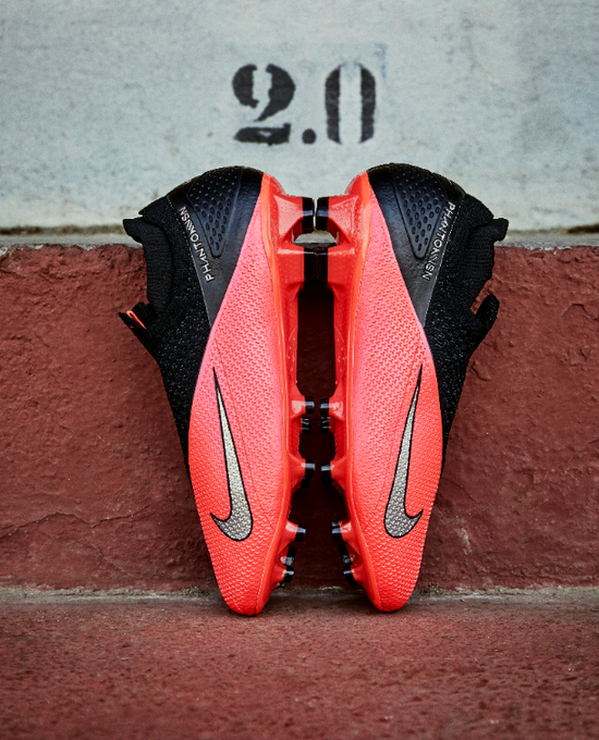 futbolemotion's tweet photo. 🔺NIKE PHANTOM VISION 2 ELITE🔺
--
⚠️Próximamente disponible a través de nuestra web.
--
@nikefootball #NikeFootball #Nike #PhantomVision2 #NikePhantom #FutbolEmotion https://t.co/jDxTqq0RJY