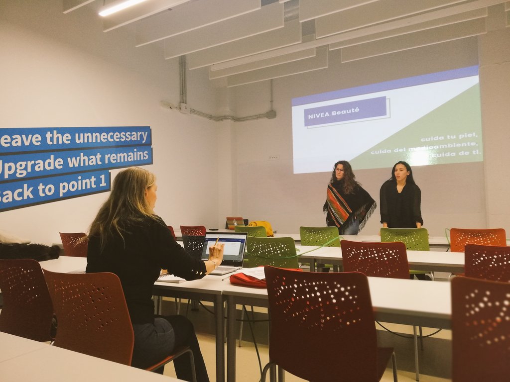 YumaBosquet's tweet photo. En #Alicante seguimos con los #PlanesDeMarketing de los #geners y con @SilviaMazzoli del curso de #MkDigital. ¡4 días para la presentación oficial! By @eoi @spaingeneration https://t.co/CFD7cxQH91