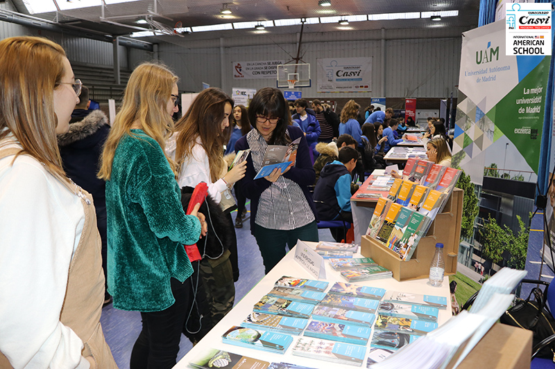CasviTresCantos's tweet photo. How to choose the right University… 🤨👨🎓👩🎓
At Casvi International American School we help you with that!👇 #university #future #professionalpath #schoolfair https://t.co/2zFVSlrYT9 https://t.co/8F29DkOEjE