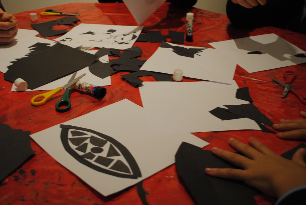 ogeducation's tweet photo. Back to school workshops with artist Jaimini Patel @OctoberLondon exploring abstract art and shapes and stories! #arteducation #inthegallery #abstractart #shapes #collage #creativity https://t.co/LHVJCOcIg2
