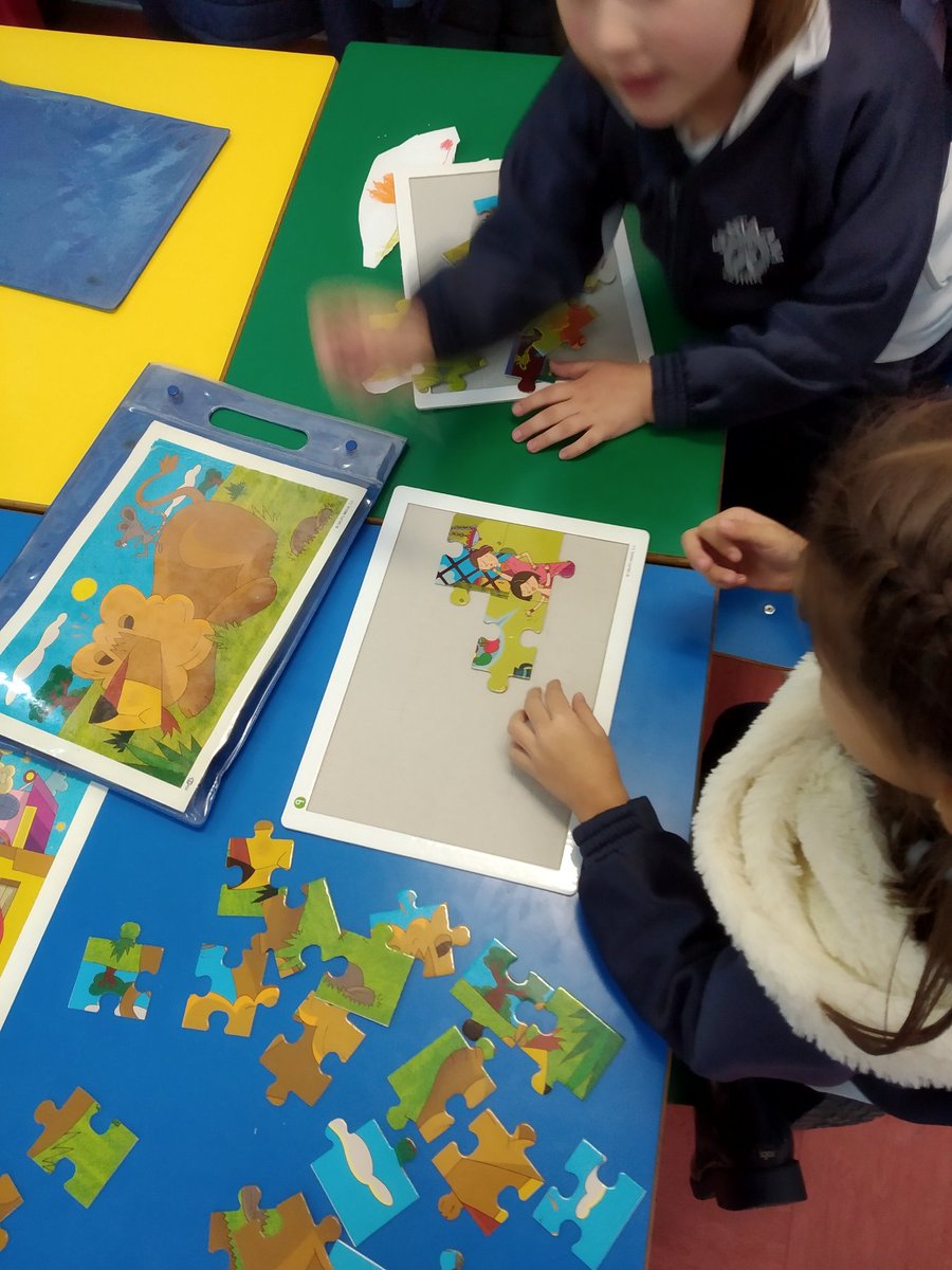 csabea1's tweet image. Què plou... Fem puzzles!!