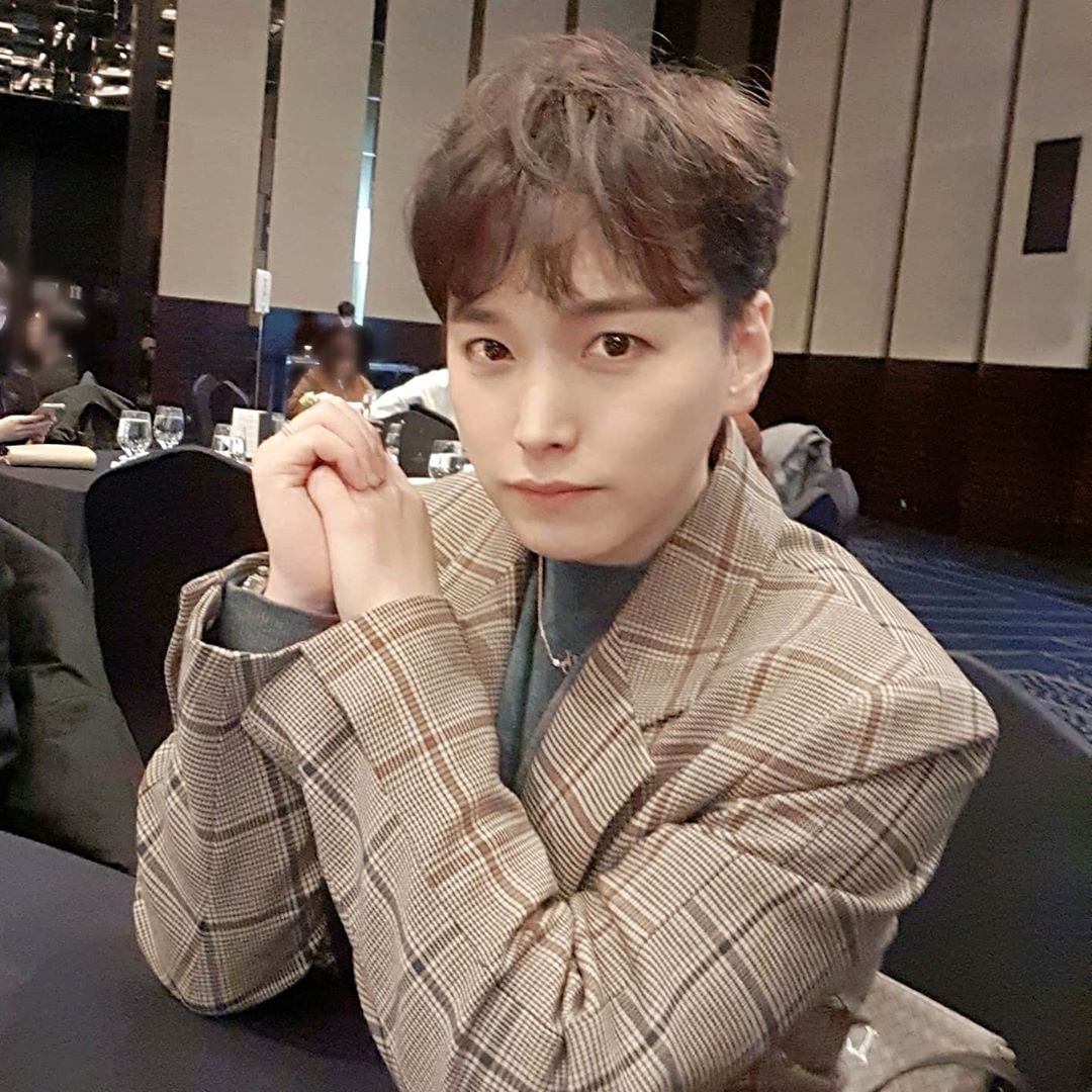 mingtrans's tweet image. 200120 LIUstagram Update. 

New Year Party❣️