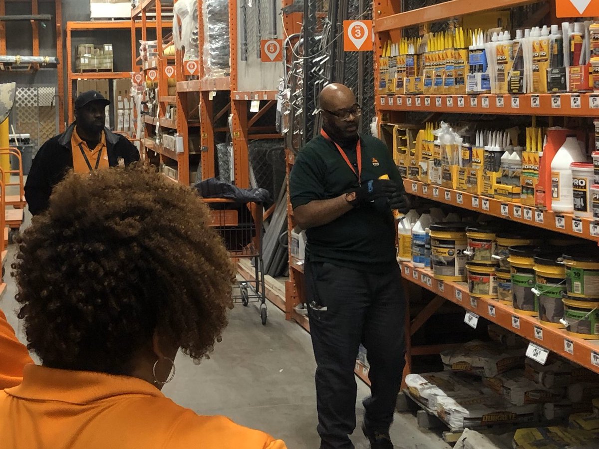 alskee1's tweet photo. Sika Pro Select is @HomeDepot 3003 this morning and what a great way to kick off our week w/MET Sup Mehgan and her awesome crew. Training our MET partners on bay service, rotation and overhead maintenance.  Very enthusiastic team here 3003🤩@Monica_Lindsey1 @Sika_USA https://t.co/z9D8e2TVhL