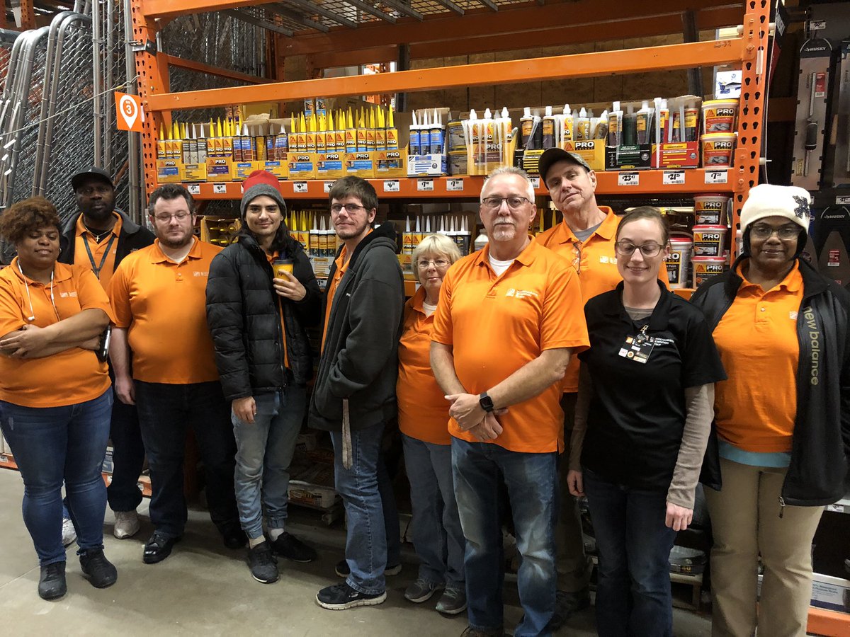 alskee1's tweet photo. Sika Pro Select is @HomeDepot 3003 this morning and what a great way to kick off our week w/MET Sup Mehgan and her awesome crew. Training our MET partners on bay service, rotation and overhead maintenance.  Very enthusiastic team here 3003🤩@Monica_Lindsey1 @Sika_USA https://t.co/z9D8e2TVhL