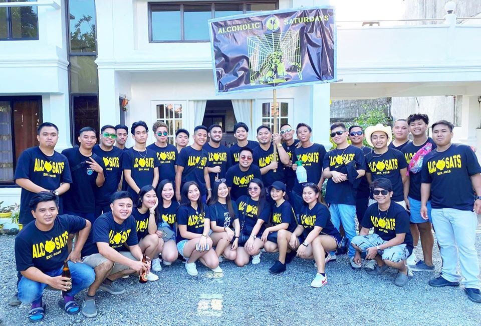 Feldthalevy's tweet photo. Dyan ka lang mag mamarunong kung paano pag hati hatiin oras mo sa lahat ng barkada mo 🖤❤️ #ThankYouAti2han2020. #AlcoSats #BestHomies #DeltaPiOmega #ProTeam https://t.co/gaxrx1mMvY