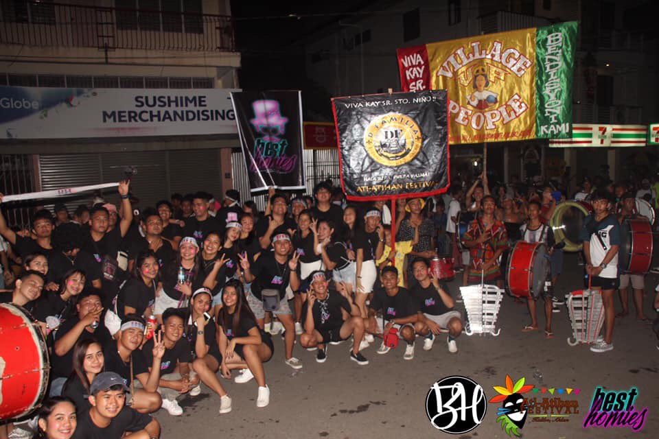 Feldthalevy's tweet photo. Dyan ka lang mag mamarunong kung paano pag hati hatiin oras mo sa lahat ng barkada mo 🖤❤️ #ThankYouAti2han2020. #AlcoSats #BestHomies #DeltaPiOmega #ProTeam https://t.co/gaxrx1mMvY