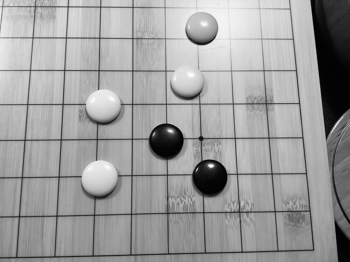TongueGo's tweet photo. Surrounded to some...is cozy to others. 

#go #goban #weiqi #weichi #stones #gogame #boardgames #pairgo #baduk #EuropeanGoCongress #USGC https://t.co/WCcMFKePg2
