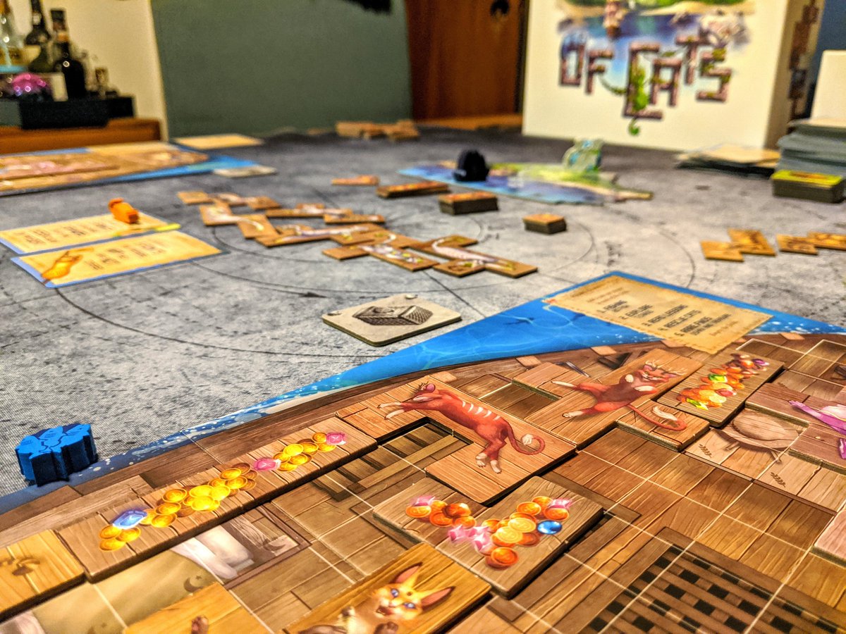 This weekend saw lots of games of Isle of Cats! We love getting a new game, what's the last game you added to your #boardgame shelf?
#tabletopgaming #bgg #bggplay #boardgames
