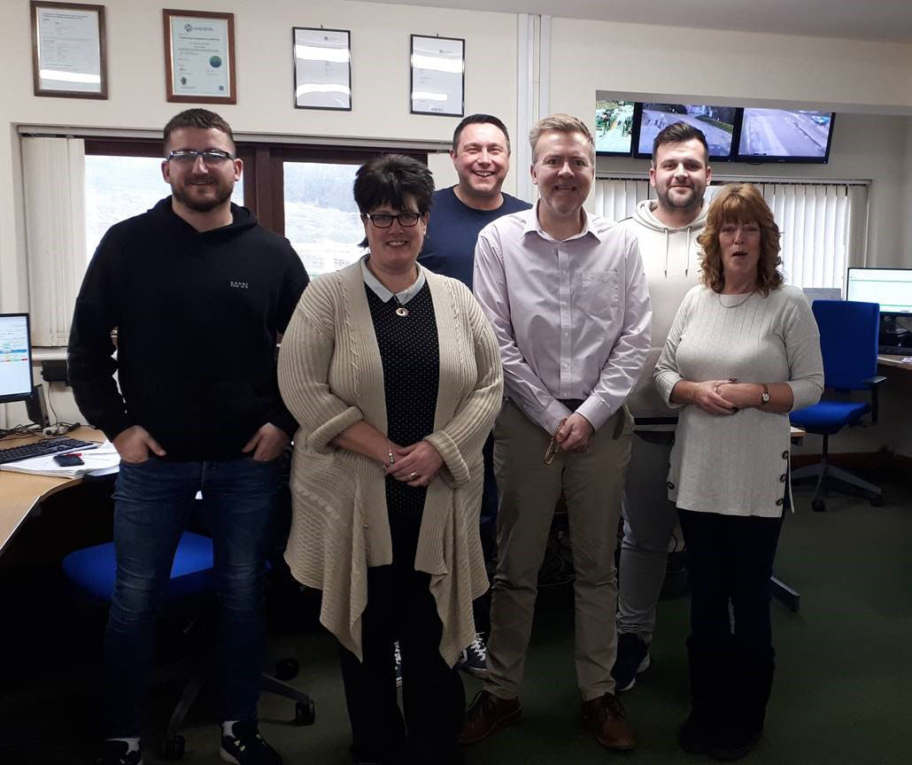 ChambersRecycle's tweet photo. What #BlueMonday?!
Proud of our teams at our #Guildford and #Runfold offices who smile and support each other all year round๐๐
#BrewMonday #teamwork #teamspirit #sharethewarmth https://t.co/K1D8quPNJV