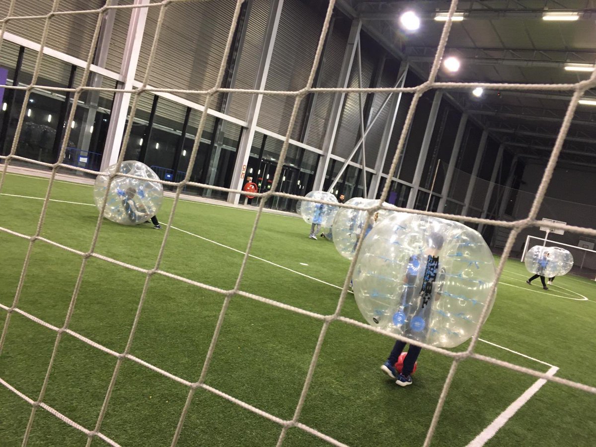 FutbolBubble's tweet photo. Este fin de semana hemos tenido de todo: cumples de niñ@s y adultos !!!
~
#futbolbubbleparatodos #futbolbubble #bubblefutbol #futbolenburbujas #futbolburbuja #soccer #bubblesoccer #ocio #madrid https://t.co/mB6HzF5LaY