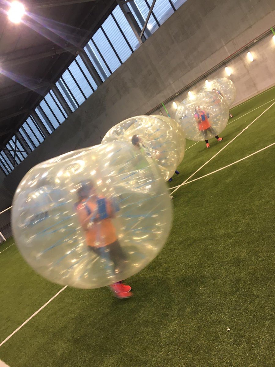 FutbolBubble's tweet photo. Este fin de semana hemos tenido de todo: cumples de niñ@s y adultos !!!
~
#futbolbubbleparatodos #futbolbubble #bubblefutbol #futbolenburbujas #futbolburbuja #soccer #bubblesoccer #ocio #madrid https://t.co/mB6HzF5LaY