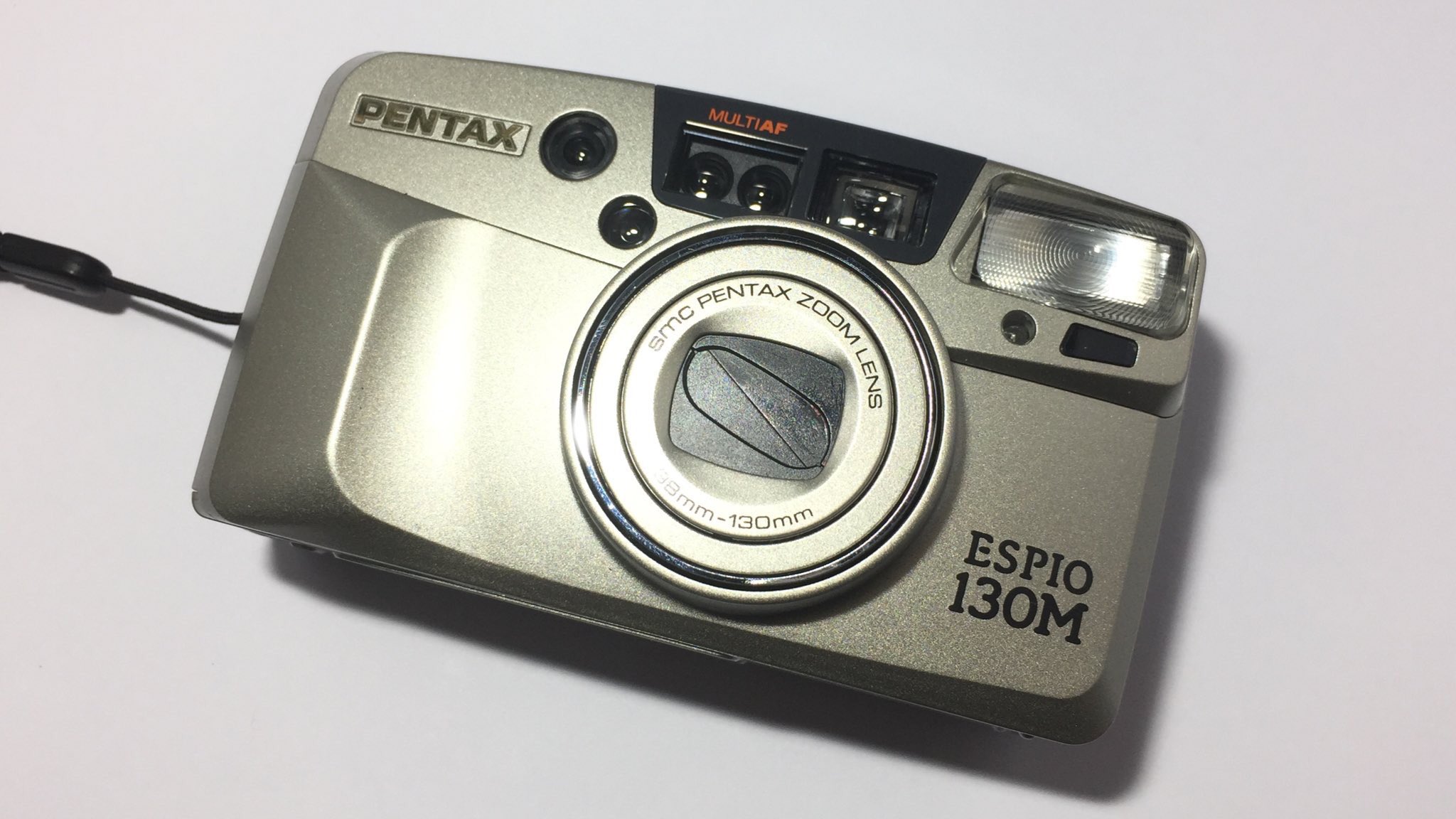 2????? on Twitter: "Pentax Espio 130M กล้องคอมแพคตระกูล Espio อีกตัวที่เลนส์คม ภาพสวย เลนส์ระยะ 38-130 mm ถ่ายได้ครอบคลุม ฟังก์ชั่นเพียบ ถ่ายชัตเตอร์บี พาโนราม่า ลดตาแดง ตั้งเวลาถ่าย พิมพ์วันที่ได้ ใช้งานง่าย สายสแนปห้ามพลาด รายละเอียดกล้องใต้ ... PENTAX ESPIO130M