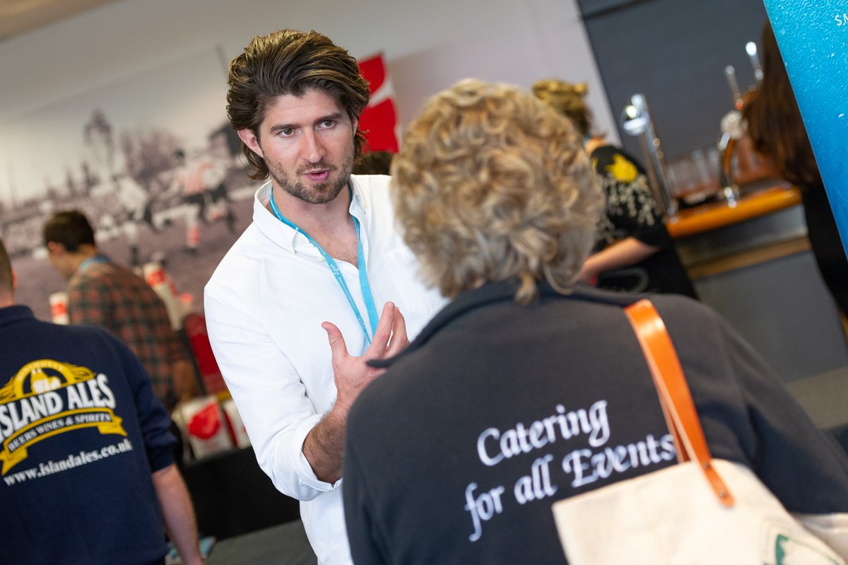 HampshireFare's tweet photo. Calling #caterers, #barmanagers, #chefs, #retailers, #buyers, #restaurateurs. Sourcing new suppliers? Meet and taste #local at Local Produce Trade Show #LPTS2020 @BizSouth @TheAgeasBowl this Fri 24 Jan from 10.30am. Free. Register: https://t.co/zBmDhPhK60 https://t.co/XEnZkPm2lr