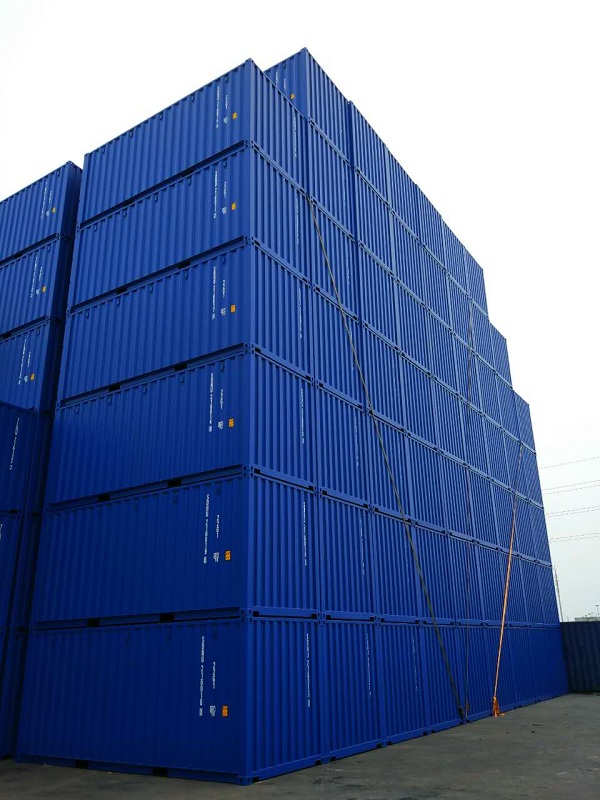 SEDNAContainers's tweet photo. Blue Monday of niet, wij zijn altijd enthousiast om je te helpen! Onze blauwe 20ft containers zijn namelijk altijd beschikbaar! Uiteraard zijn andere kleuren ook verkrijgbaar! 😉 #bluemonday https://t.co/g82OuRBJ1D