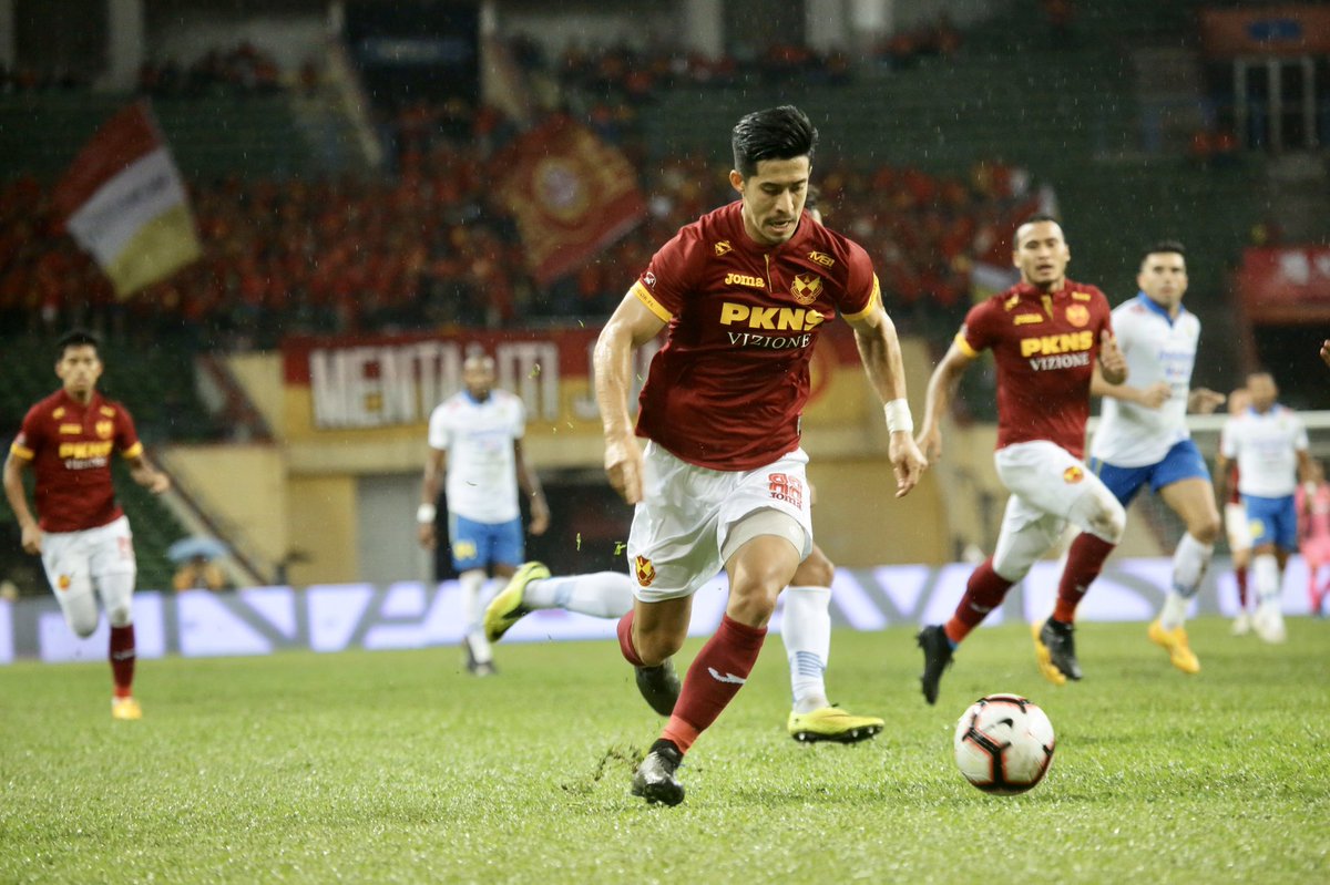 selangorfc's tweet photo. Bag a win in the first match with the new home kit? Checked โ
Selangor 3 - 0 Persib Bandung
๐ธ: @asianadotmy
#RedGiants
#ASEANEdition
#SAC2020 https://t.co/08ivcwAIO2
