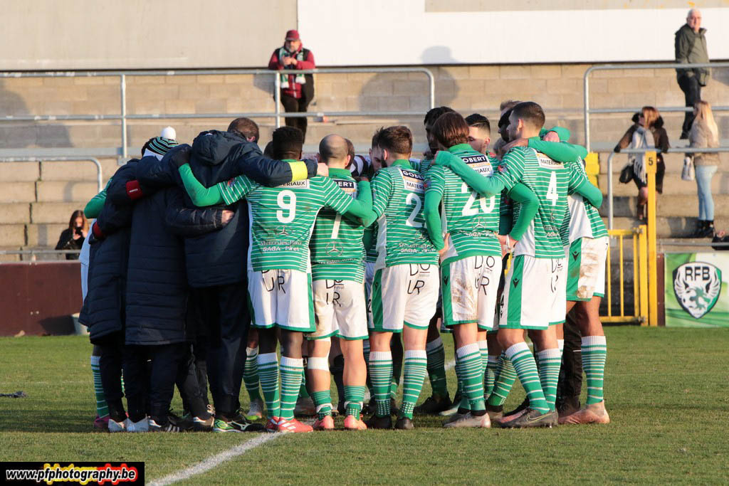 FrancsBorains's tweet photo. Sur le fil, mais tellement précieuse ! 🔥💚 #RFBAcren #victoire #RFB #D2ACFF #leader https://t.co/A26HvJXuBB