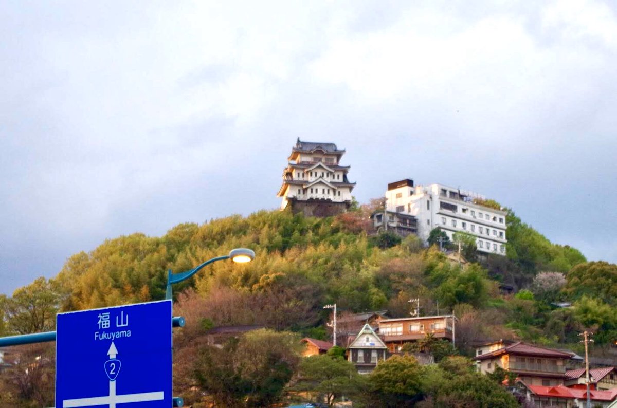 よごれん Onitsuchi 分かります 岐阜の関ヶ原にもインターサイド城というホテルがありますね Twitter