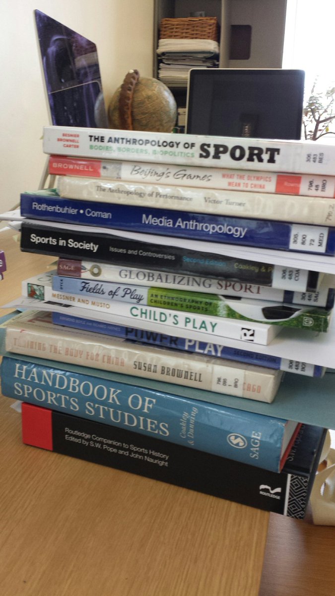 What the reading list for the teaching module 'Global Sport Industry and Media' actually looks like.
#anthropologyofsport
#sociologyofsport