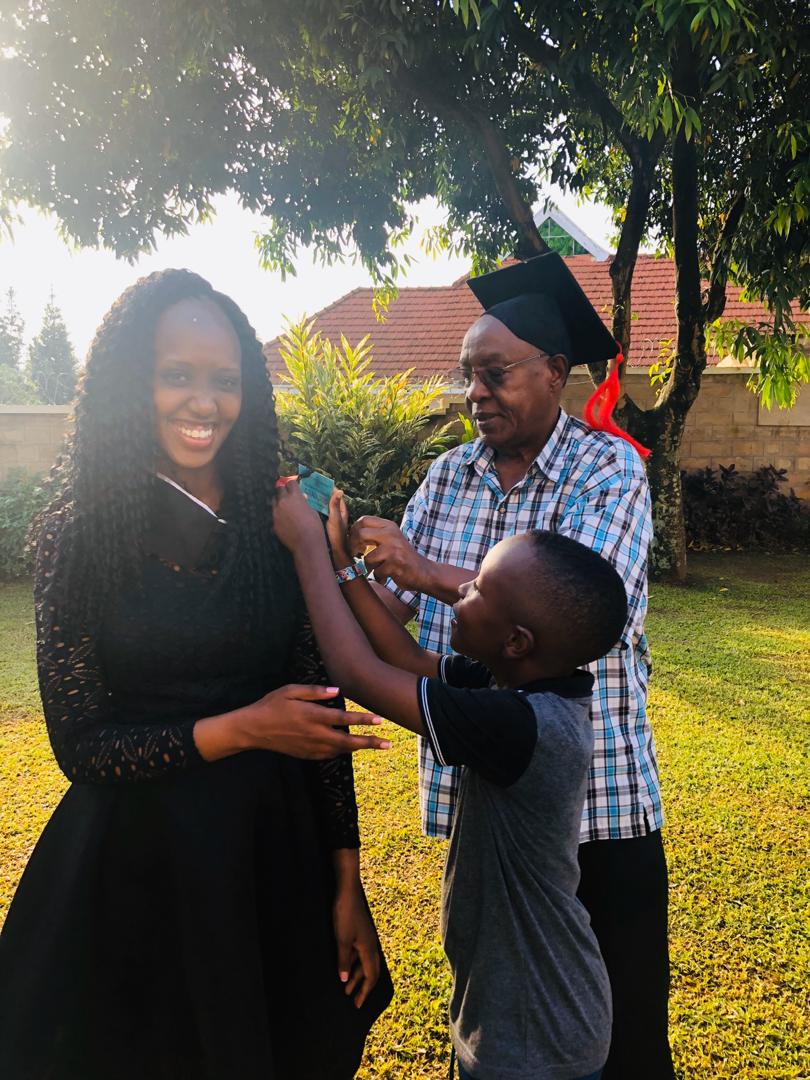 PennyTeeta's tweet photo. When I lost my Dad 7 years ago,it was the worst feeling of my life as young girl in s.4 I felt I was all alone and I didn't know what to do that the moment! But I found an uncle who loved me❤️❤️ and supported me ! Thank you so much uncle for loving me! 
#AppreciationPost https://t.co/vXmopuwUef