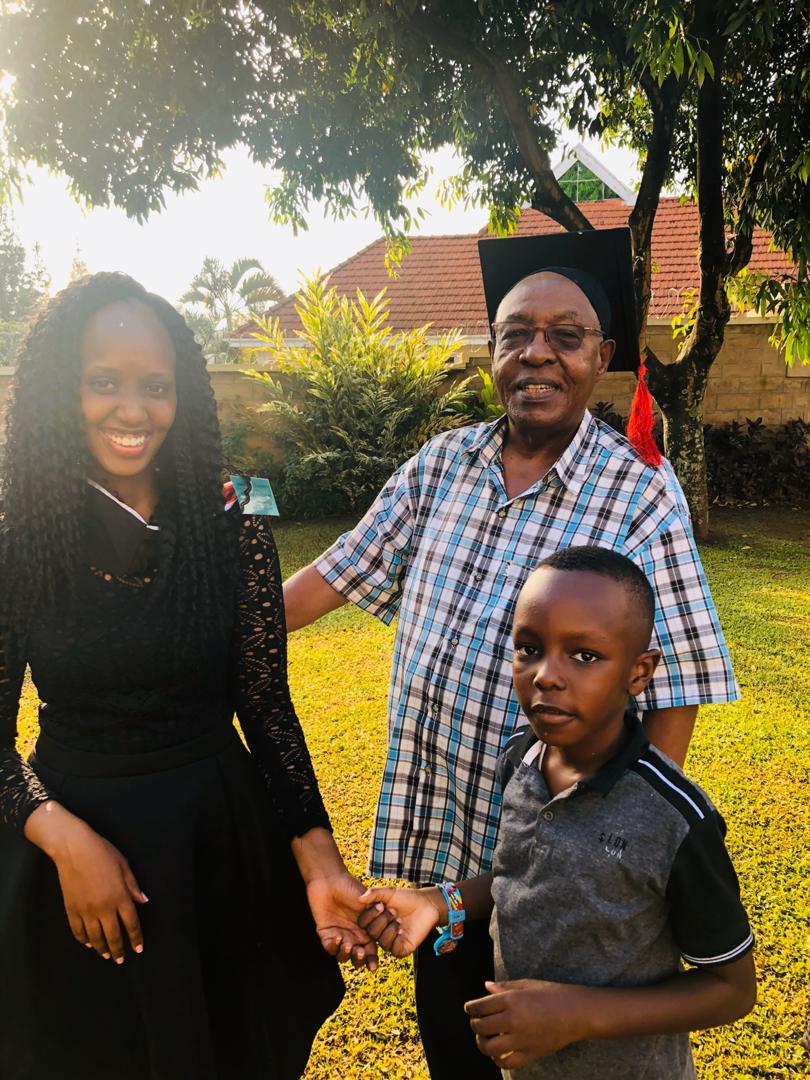 PennyTeeta's tweet photo. When I lost my Dad 7 years ago,it was the worst feeling of my life as young girl in s.4 I felt I was all alone and I didn't know what to do that the moment! But I found an uncle who loved me❤️❤️ and supported me ! Thank you so much uncle for loving me! 
#AppreciationPost https://t.co/vXmopuwUef