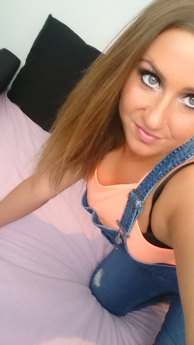 Hey Guys, hab einen tollen Montag :)   https://t.co/mOTREPaRXP  visit my page darling   #camgirl #heiss<a href="/tag/camgirl"class="tags"><span>#camgirl</span></a><a href="/tag/versaut"class="tags"><span>#versaut</span></a><a href="/tag/heiss"class="tags"><span>#heiss</span></a><a href="/tag/geil"class="tags"><span>#geil</span></a><a href="/tag/geilerarsch"class="tags"><span>#geilerarsch</span></a><a href="/tag/bonniebanx"class="tags"><span>#bonniebanx</span></a>