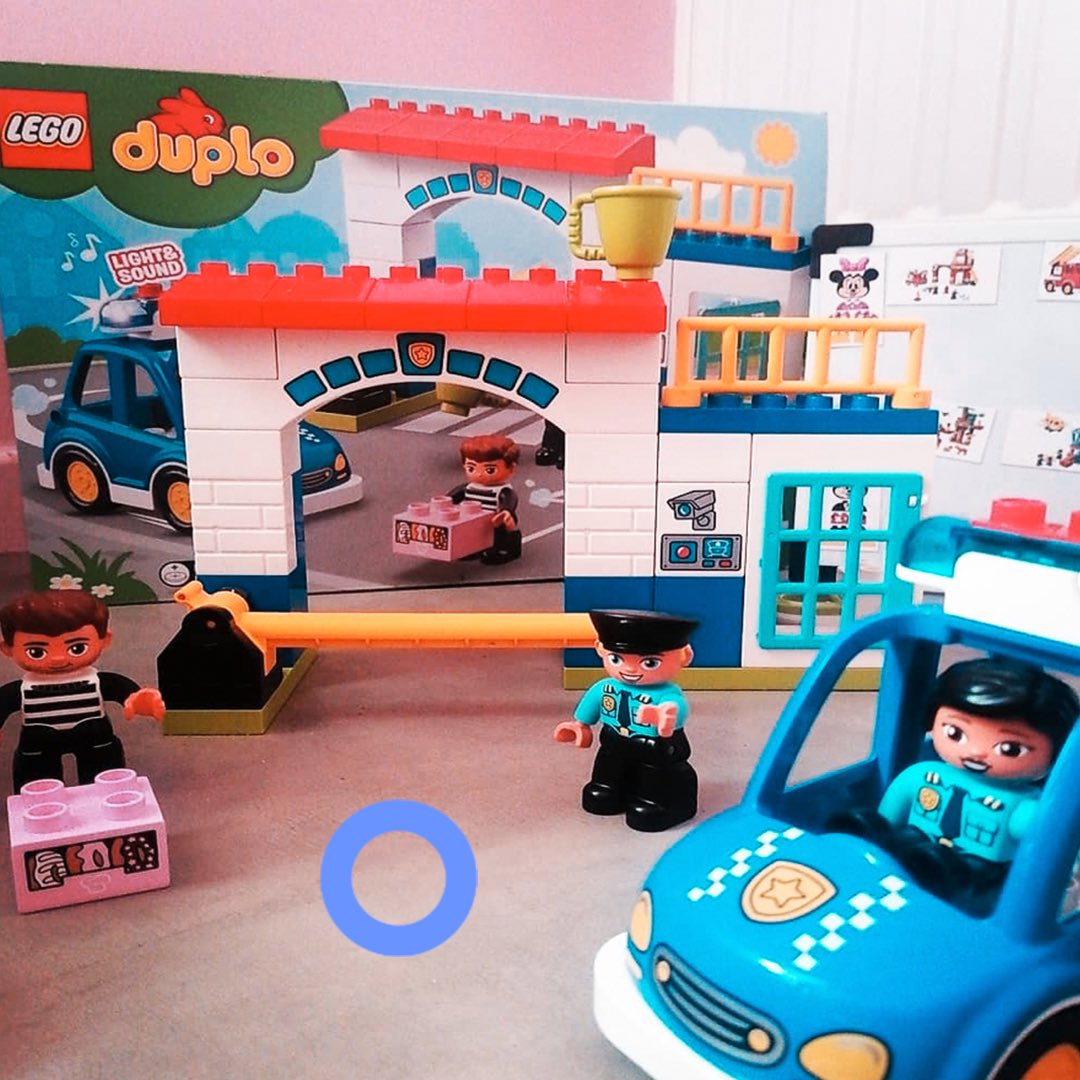 voo_fr's tweet photo. VOÔ x Lego • #DuploLibereTonImagination

Un grand bravo à Amélie Honorable, Best Ambassadrice de la box numéro 1, qui remporte le train de marchandises d’une valeur de 129,99€ :) https://t.co/uXvu1msKfo