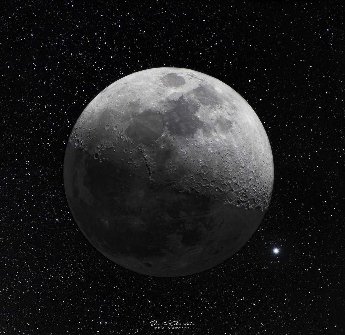 Our Moon
#Astrophotography #moon #southend