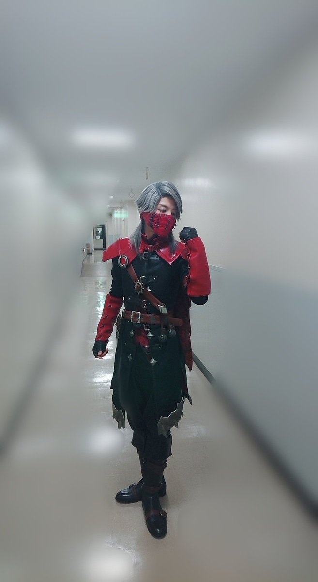 平井雄基 A Twitteren エクソシスト衣装での特別なオフショット こういう髪もかっこいいね 第五人格 第五舞台 イソップ エクソシスト