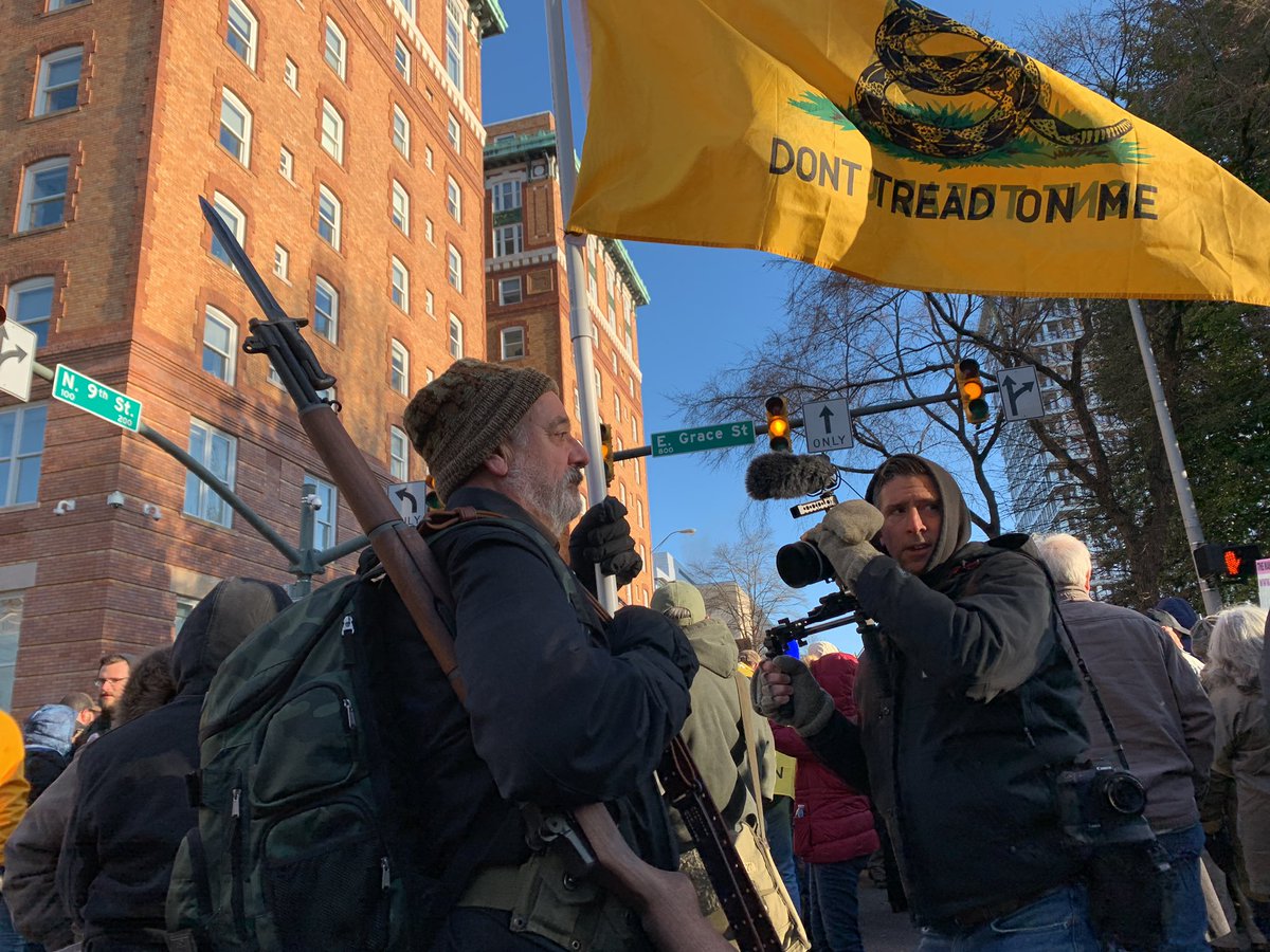 OliviaUgino's tweet image. This is the massive crowd just outside the gates. Many of them are openly carrying here, many have their guns in holsters. @NBC12
