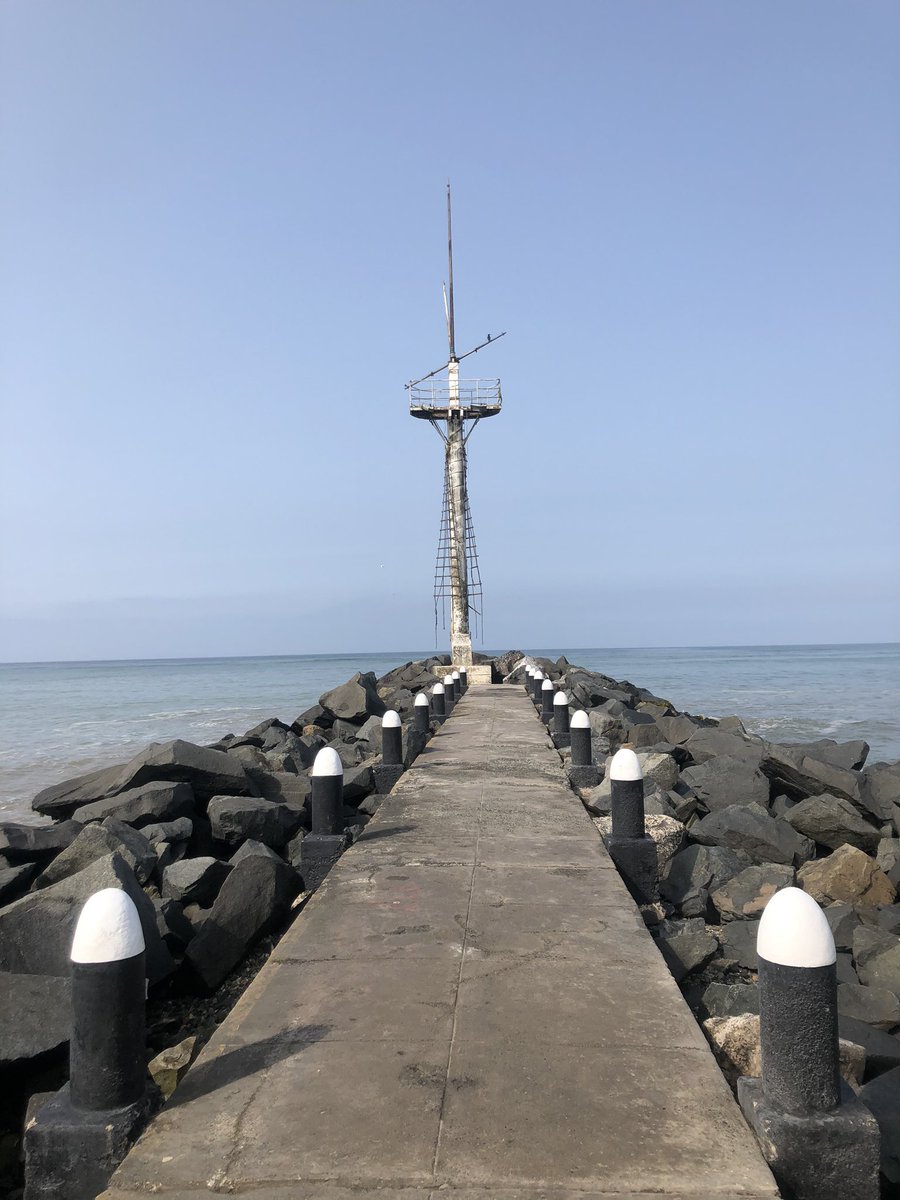 TimeLeif's tweet photo. Pods on with your favorite sound🎶 and #JustBeBetter🏃🏽‍♂️☀️🇵🇪  #SummerInTheWinter https://t.co/aIJlKqcvBK