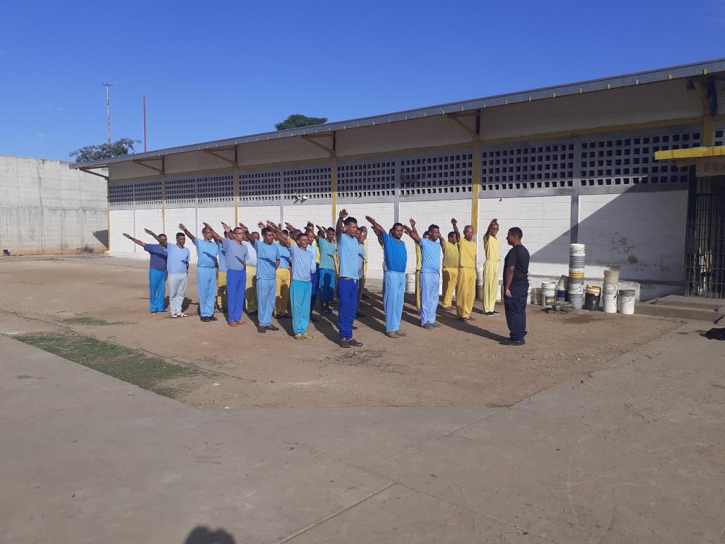 cpab11's tweet photo. Dirigiendo el orden cerrado en la torre 4 del CPAB https://t.co/5KeVASDhI4